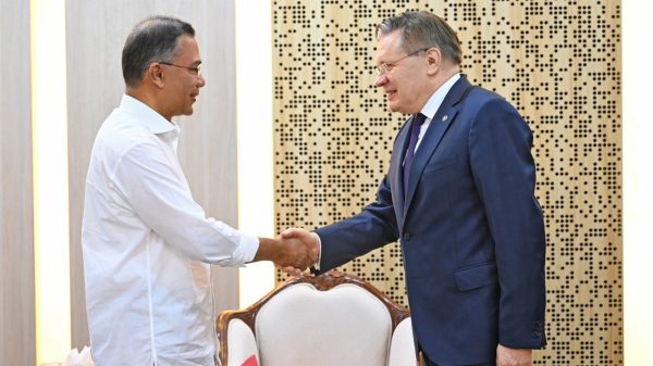 প্রধানমন্ত্রীর সঙ্গে রোসাটম মহাপরিচালকের সৌজন্য সাক্ষাৎ।